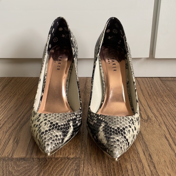 Ted Baker - snake skin pointed-toe heels - Picture 2 of 11